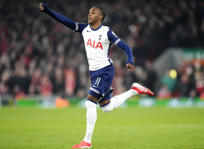 关于曼联客场建功，淘汰赛一胜领先的信息