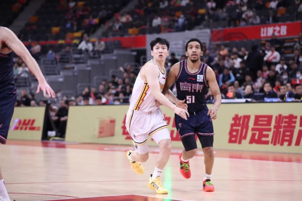 包含山西队客场不敌广东队，遗憾失利的词条