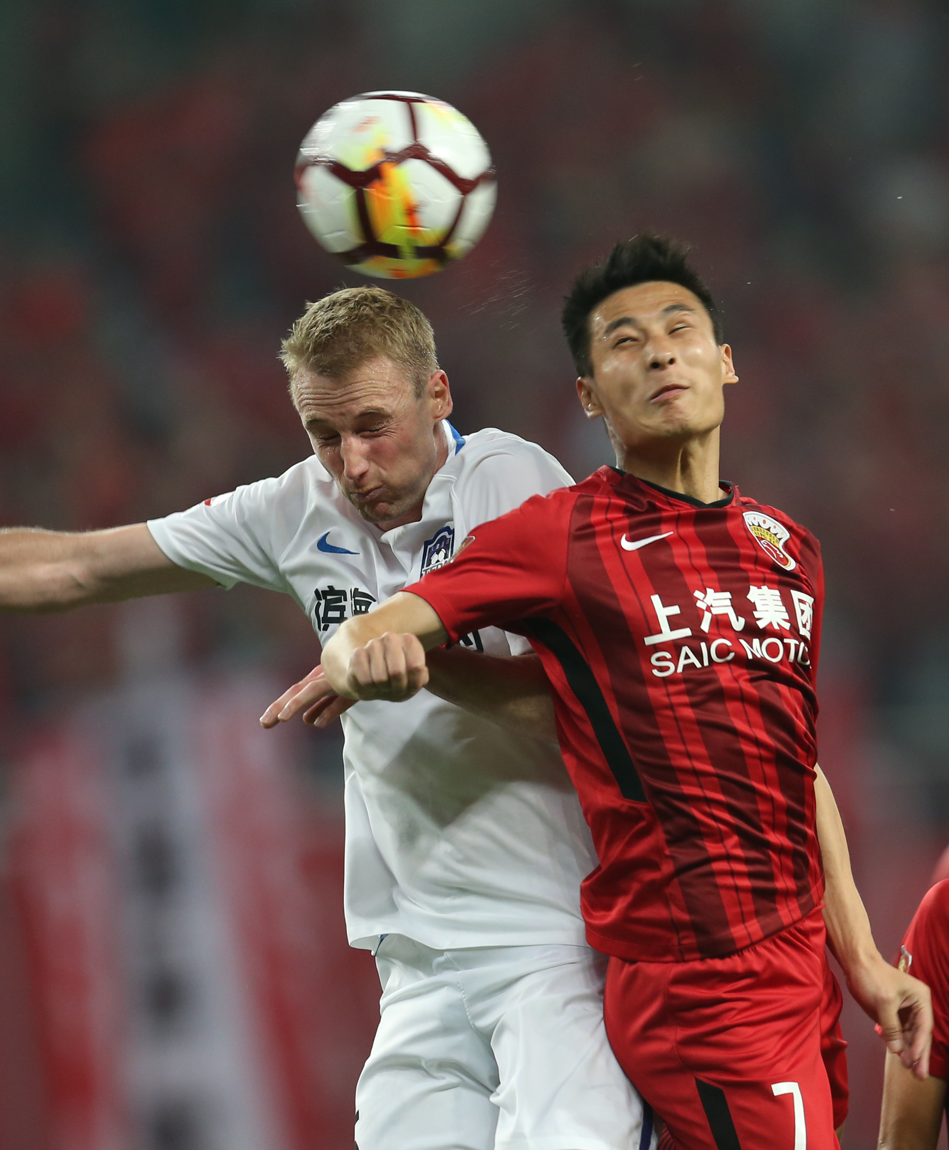 上港客战泰达，磨刀霍村欲守住榜首位置