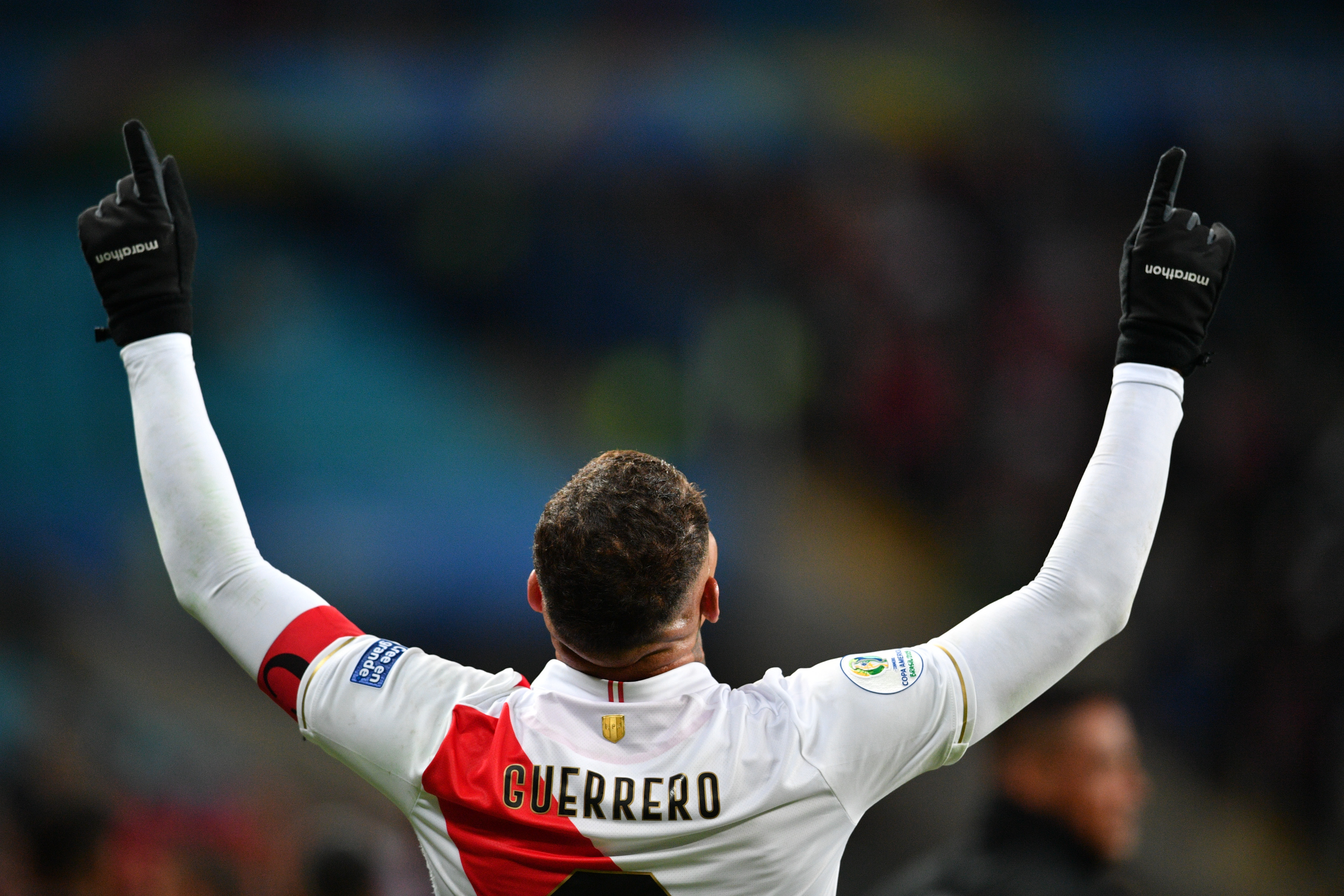 FB体育APP-秘鲁队遭遇挫折，未能晋级八强