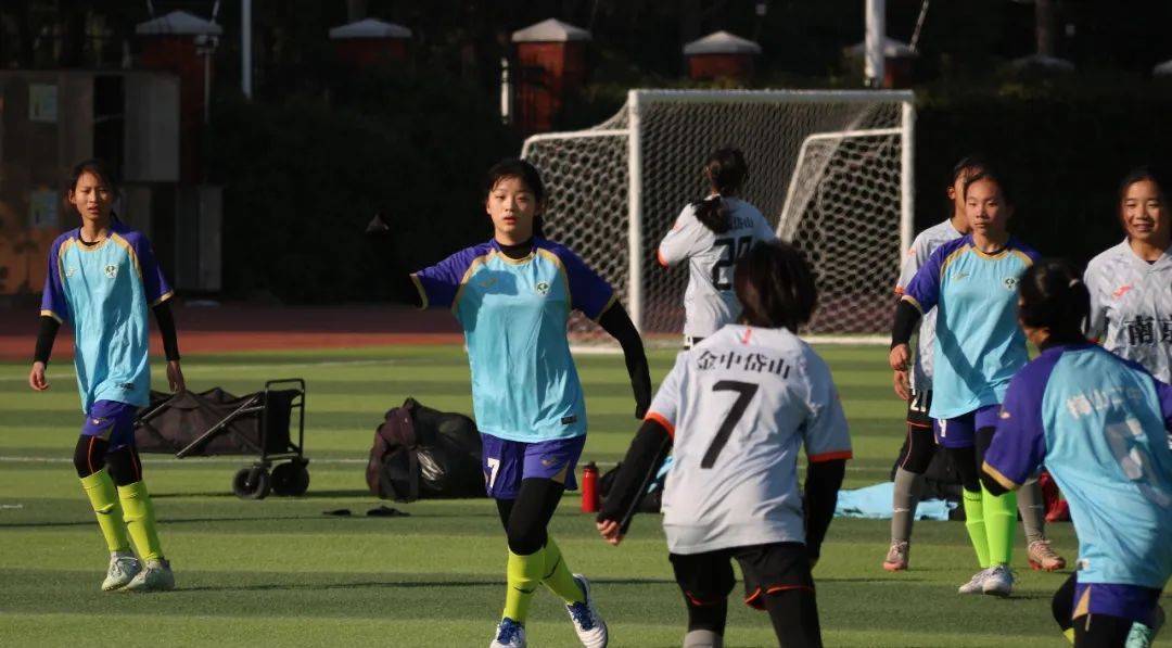 郑州女足决胜力战!奋勇拼搏追求胜利 郑州女足决胜力战!奋勇拼搏追求胜利