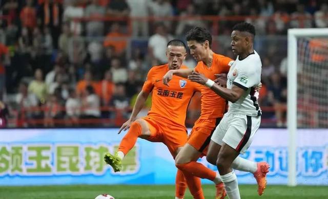 中超豪强遭遇困境,新季困难重重 中超豪强遭遇困境,新季困难重重