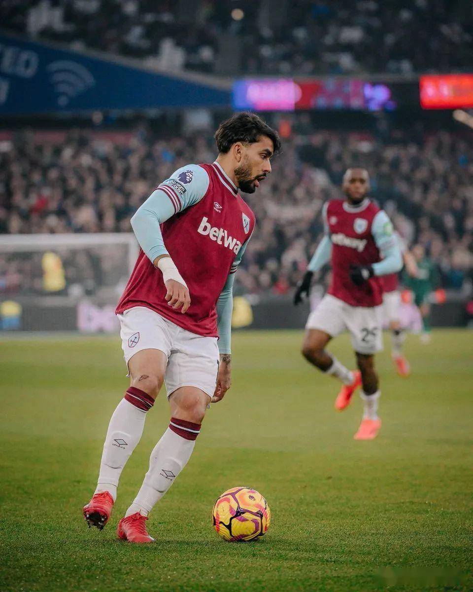 FB体育注册网址-包含热刺遗憾平局：维拉防线坚固，战况僵持不下的词条