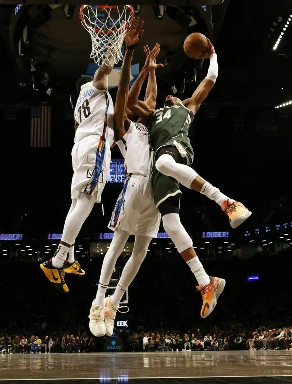 -篮网战胜尼克斯，取得东部第一