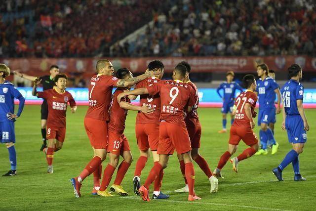 FB体育-中超新赛季开足马力，球队竞争白热化的简单介绍