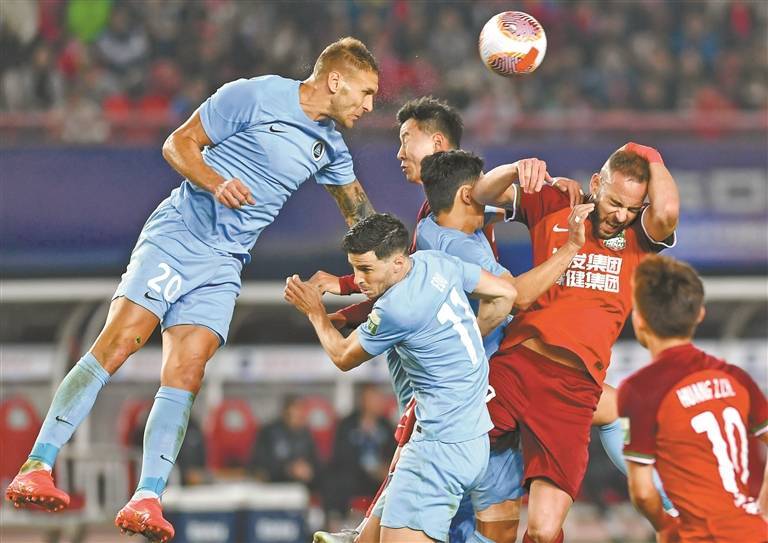 包含河南队球员表现出色，全队士气高涨的词条