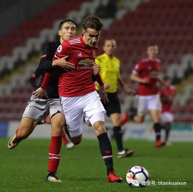 沃尔夫斯堡后防失误成短板,需加强训练 沃尔夫斯堡后防失误成短板,需加强训练