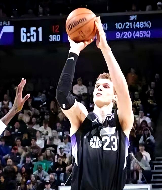 火箭胜出爵士,实现一波六连胜 火箭胜出爵士,实现一波六连胜