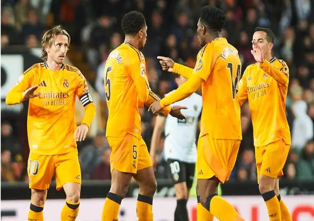 FB体育在线-全场激战，瓦伦西亚逼平对手