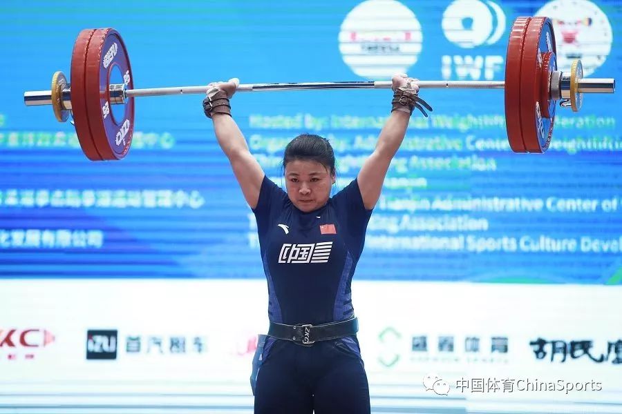 俄罗斯举重选手力压群雄,夺取桂冠 俄罗斯举重选手力压群雄,夺取桂冠