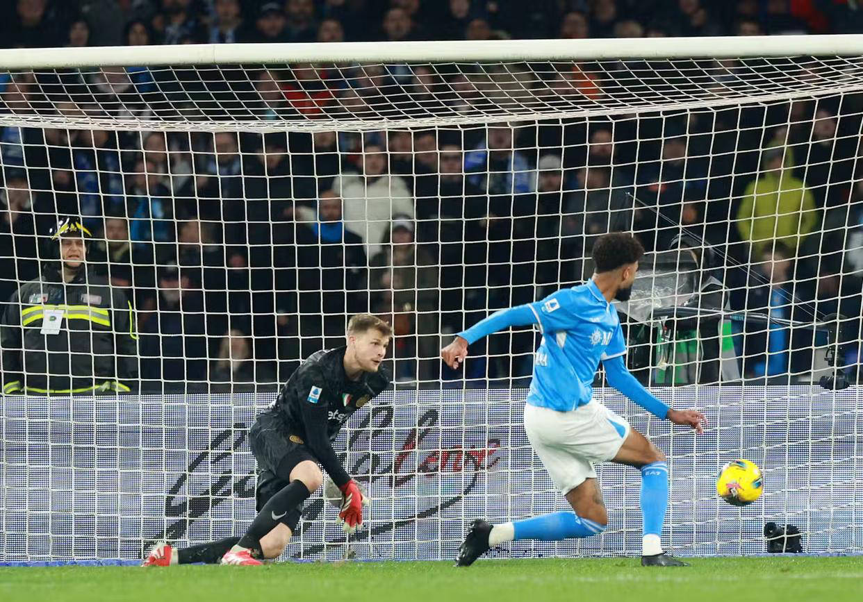 那不勒斯客场胜利，豪取三分壮举的简单介绍