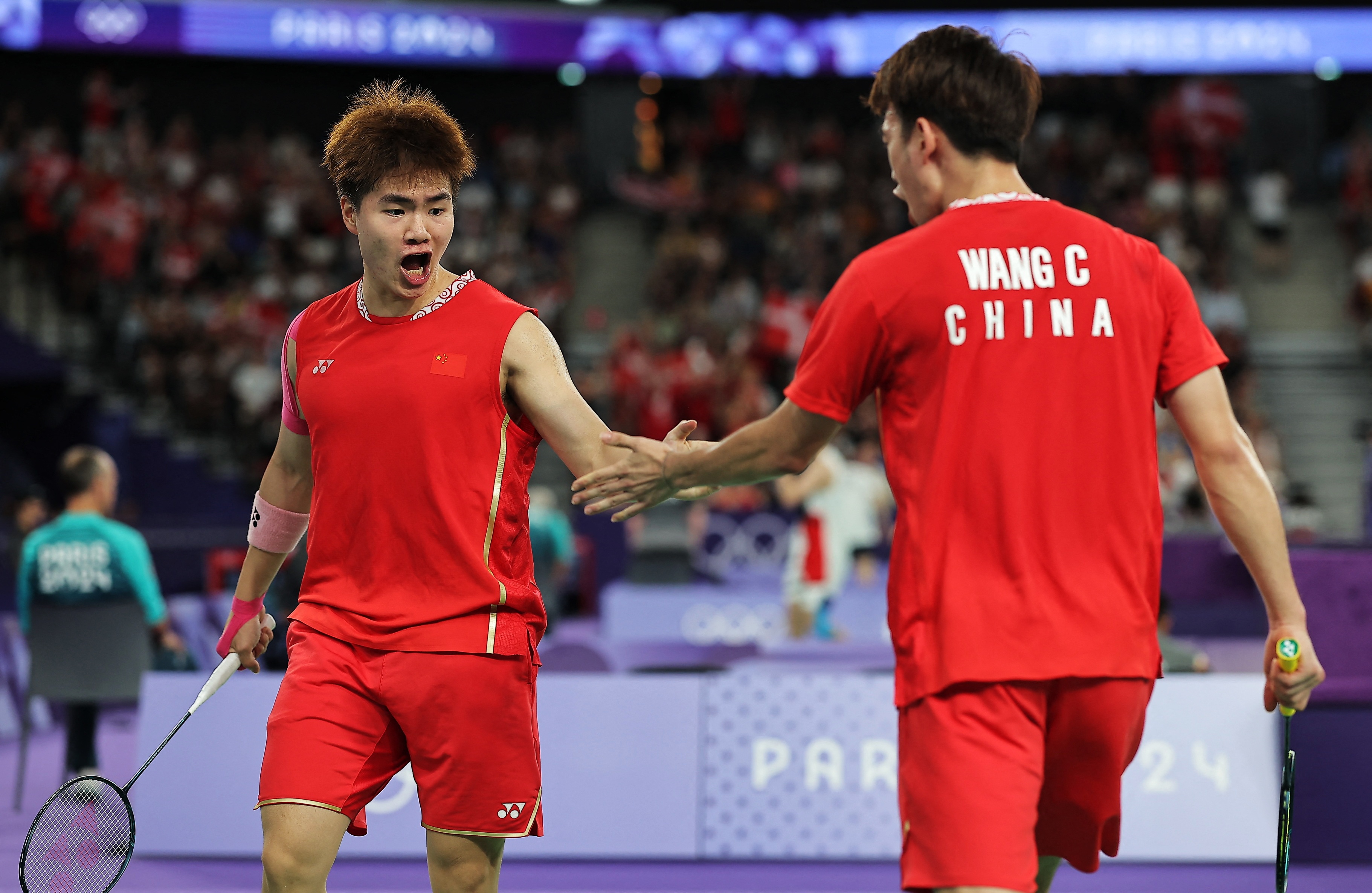 FB体育APP-中欧球队战胜强敌，继续向前进