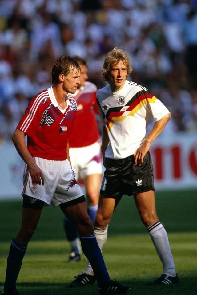 捷克击败斯洛伐克,成功晋级欧洲杯16强 捷克击败斯洛伐克,成功晋级欧洲杯16强