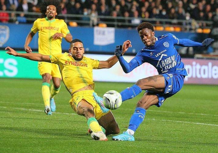 摩纳哥足球俱乐部逼平对手