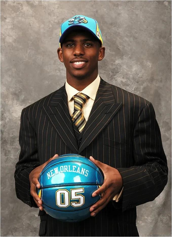 FB体育娱乐-爵士胜马刺沉寂末节，保罗卡兰加迎复出