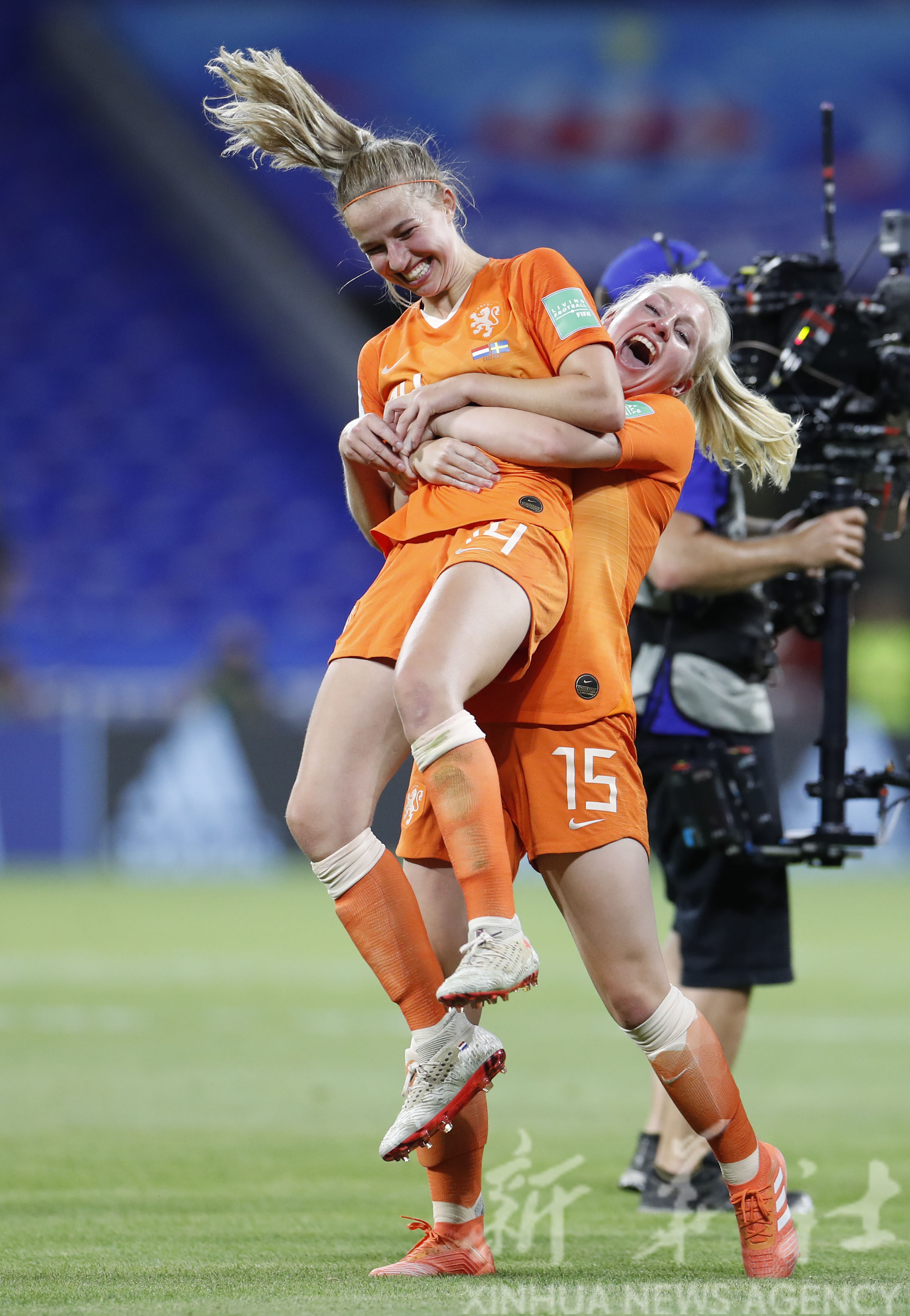 瑞典队在法国世界杯比赛中取得胜利 瑞典队在法国世界杯比赛中取得胜利