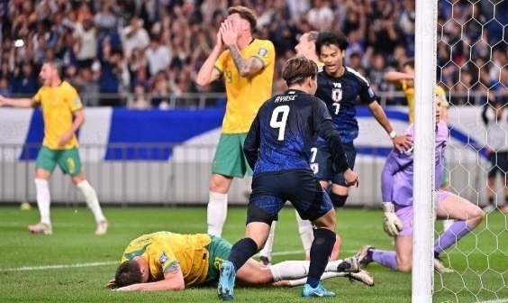 FB体育注册网址-关于血气方刚，足球赛场上各队斗志昂扬踢得火热！的信息