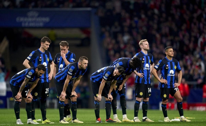 布莱顿防守漏洞频现,引发球迷关注 布莱顿防守漏洞频现,引发球迷关注