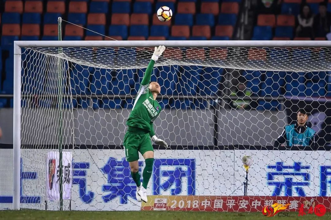 包含河南建业主场击败重庆斯威，保持不败战绩的词条