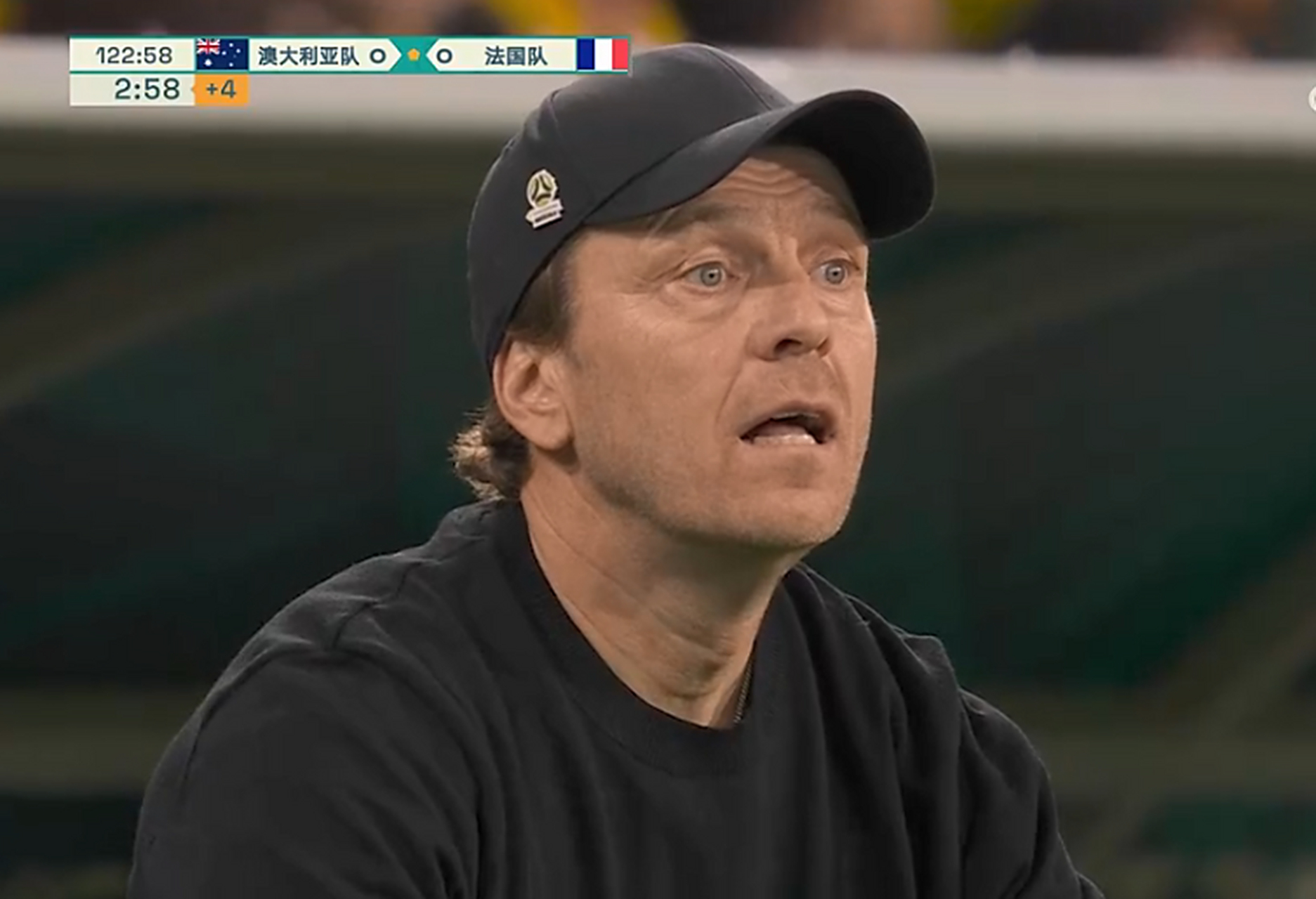 澳大利亚女足队员因伤退出比赛