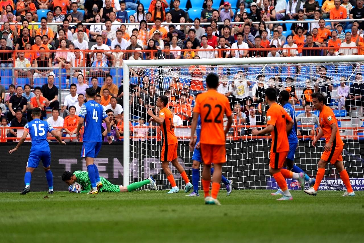 关于上海申花痛失三分，排名持续下滑的信息