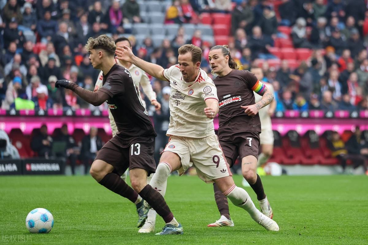 皇马多点开花,轻松战胜对手 皇马多点开花,轻松战胜对手