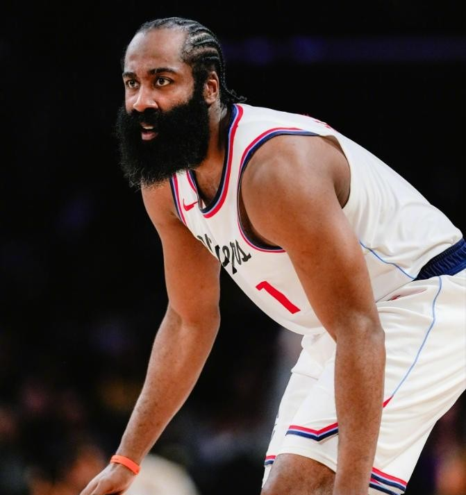 火箭队主场告负热火，哈登孤独起舞