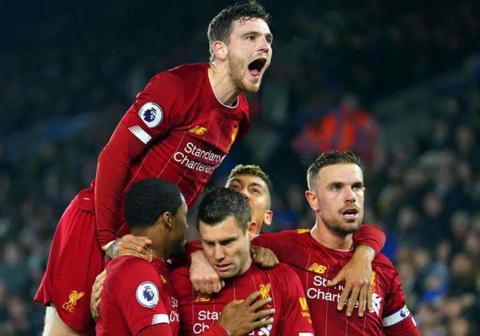 中场调度恰到好处,球队顺利取胜 中场调度恰到好处,球队顺利取胜