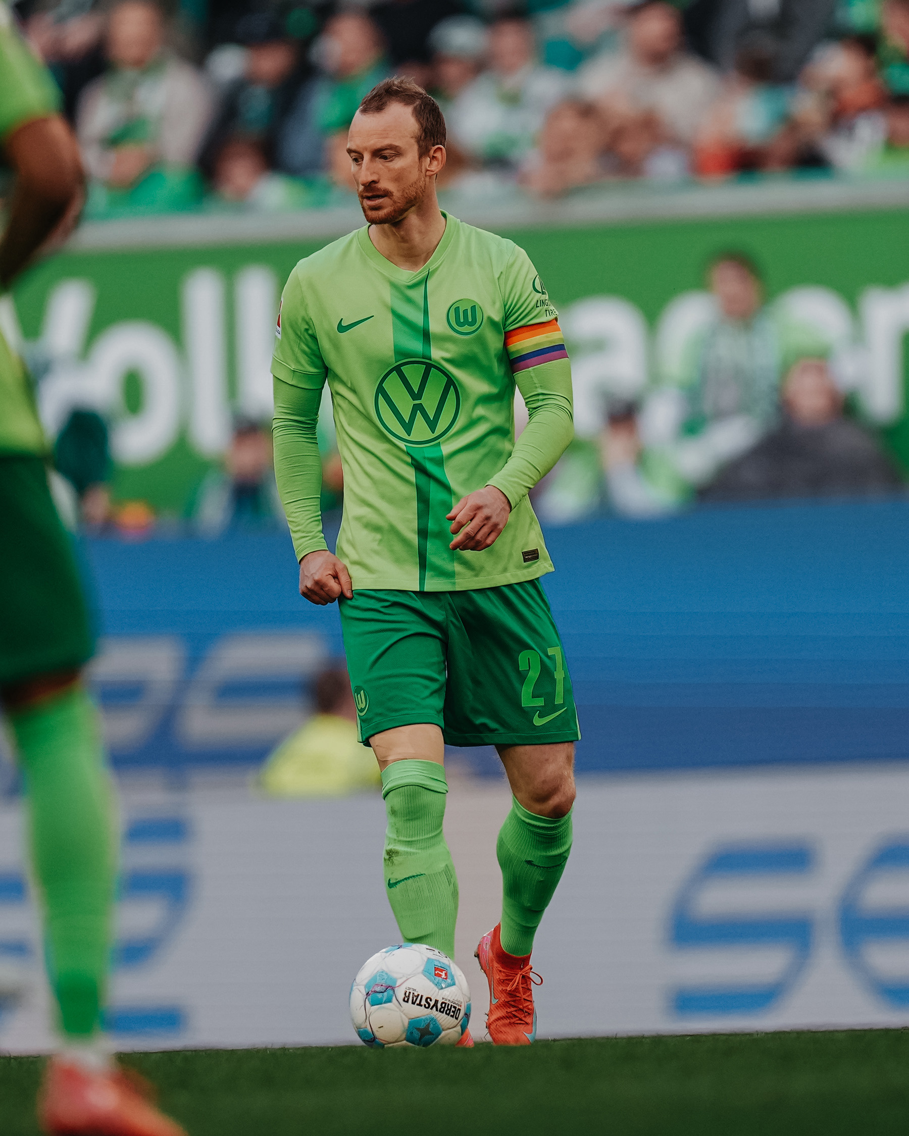 关于狼堡凭借强大实力在德甲比赛中轻松击败对手，取得胜利的信息