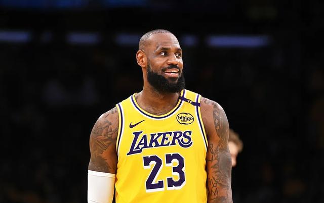 湖人爆冷败给黄蜂,詹姆斯缺阵影响不容忽视 湖人爆冷败给黄蜂,詹姆斯缺阵影响不容忽视