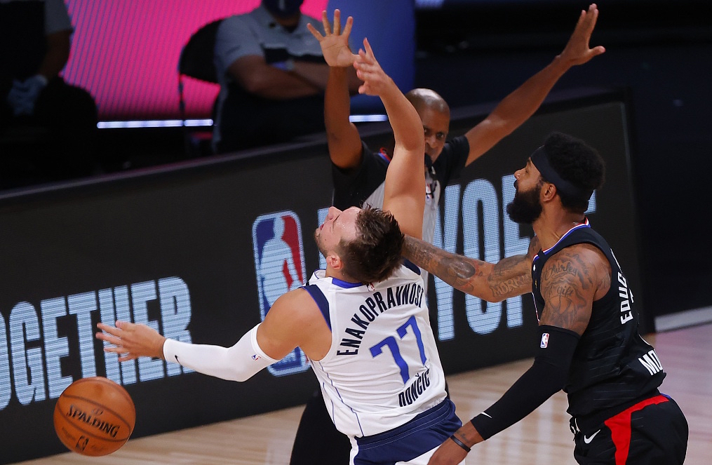 独行侠主场不敌尼克斯:唐西奇单核难撑场面,饮恨失利 独行侠主场不敌尼克斯:唐西奇单核难撑场面,饮恨失利