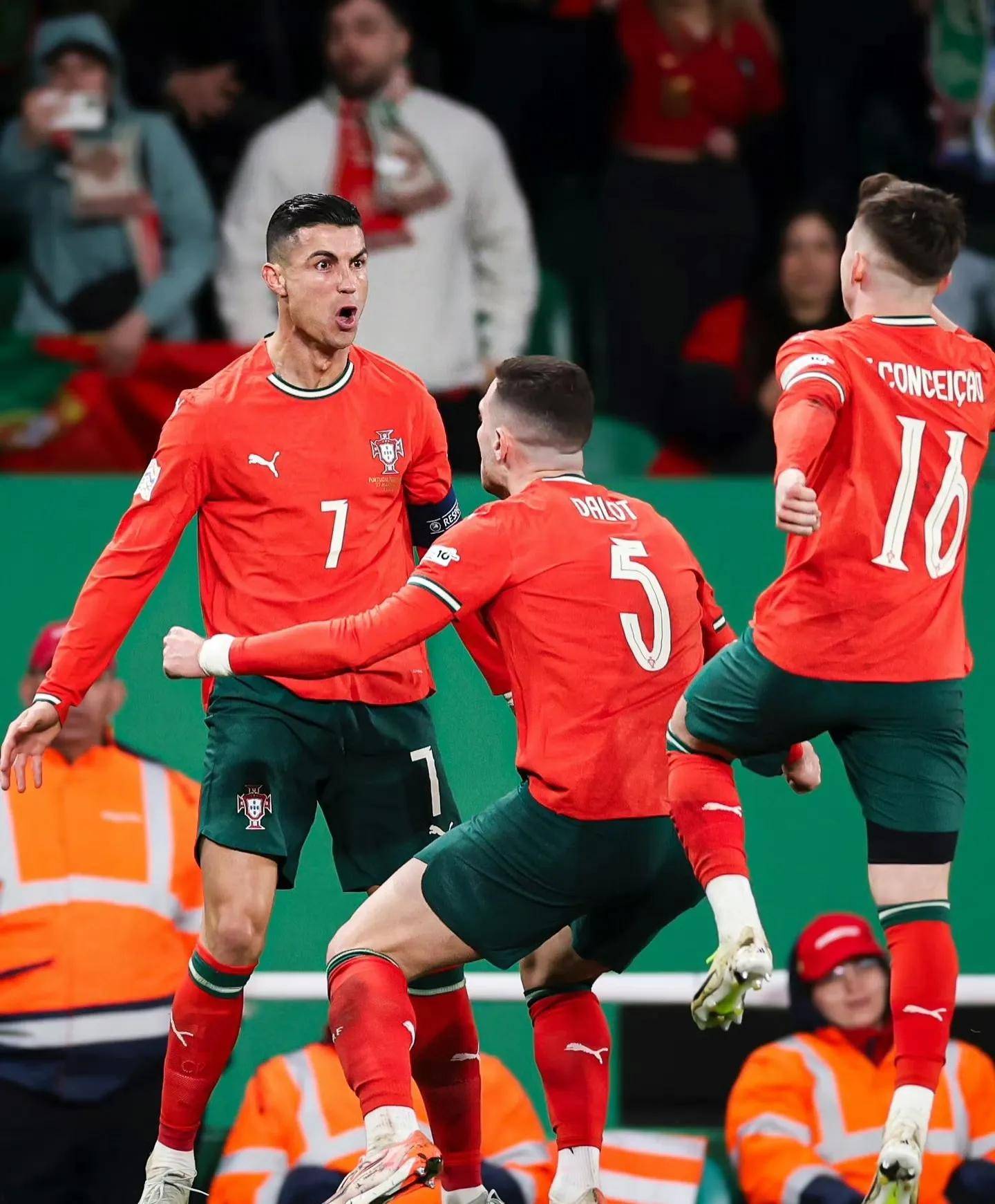 罗纳尔多双响力挺葡萄牙2-2德国