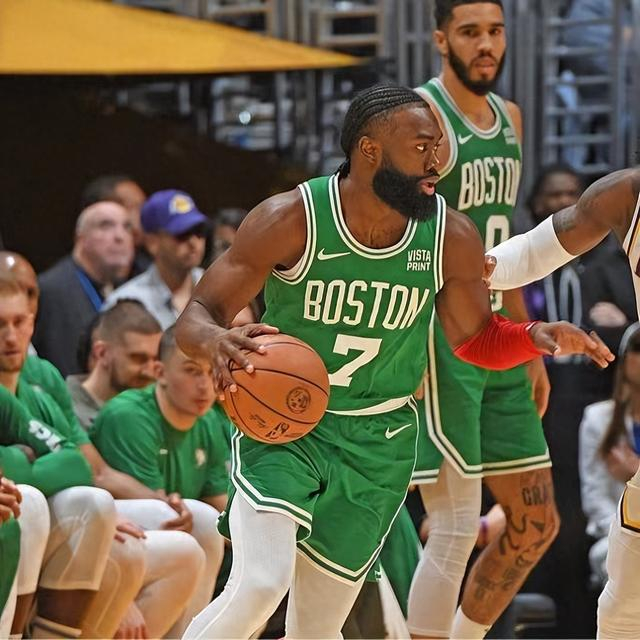 FB体育官方网站-凯尔特人击败老鹰，取得两连胜