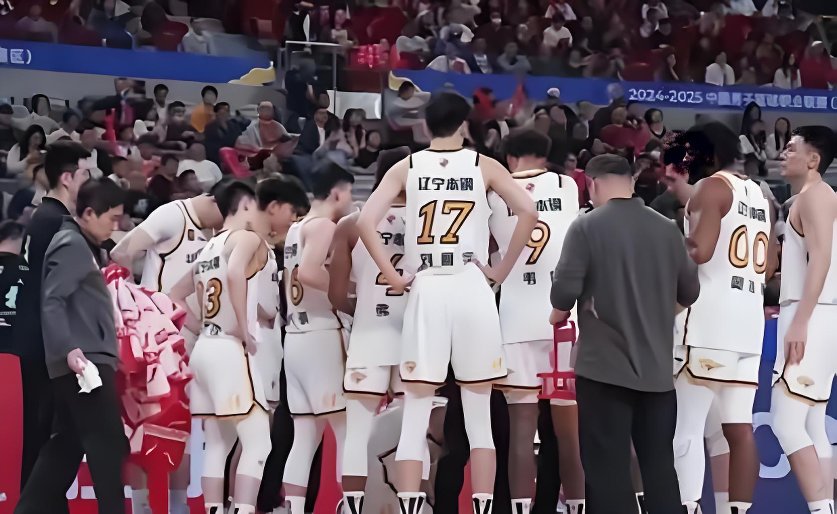 辽宁队赢得激烈比赛,圈粉无数 辽宁队赢得激烈比赛,圈粉无数